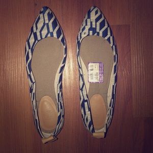 Tribal flats by Joe’s